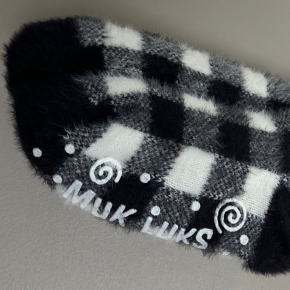 Muk Luks® Original Cabin Socks 2 Pair Pack Style  SZ S-M shoe size 5-7 woman’s - Picture 4 of 9